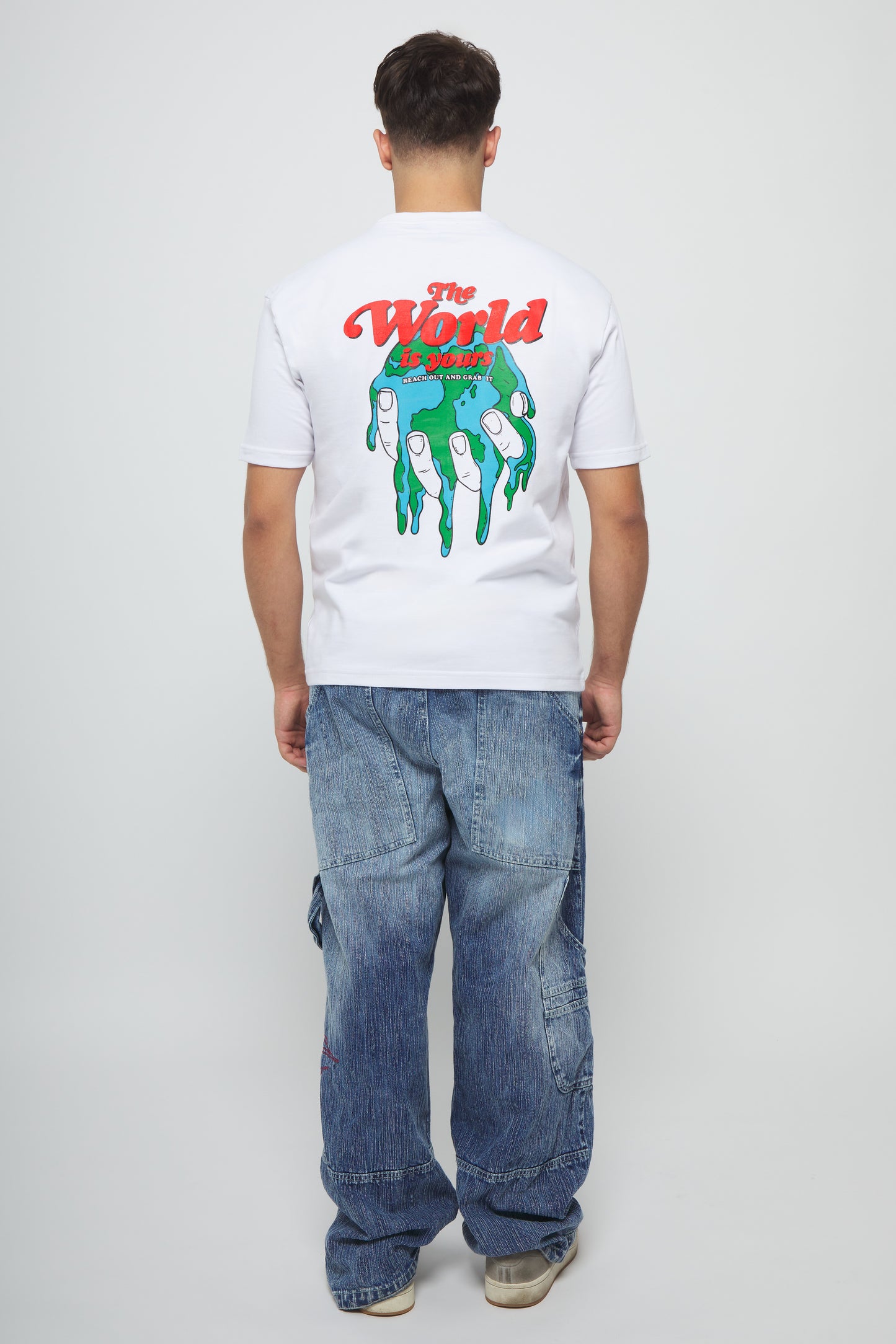 THE WORLD IS YOURS - T-SHIRT